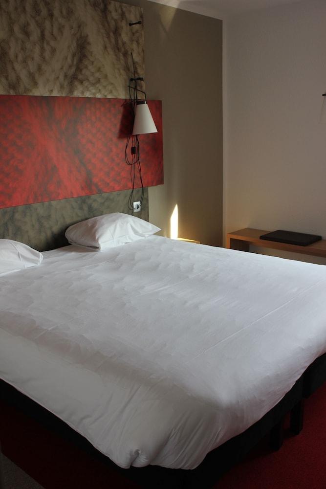 B&B Hotel Mons Gare Exterior foto